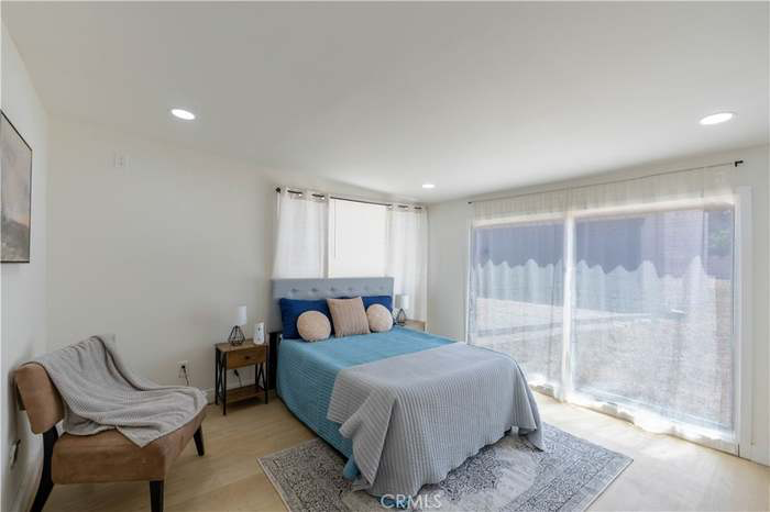 2077 Belle St - Photo 2 of 5