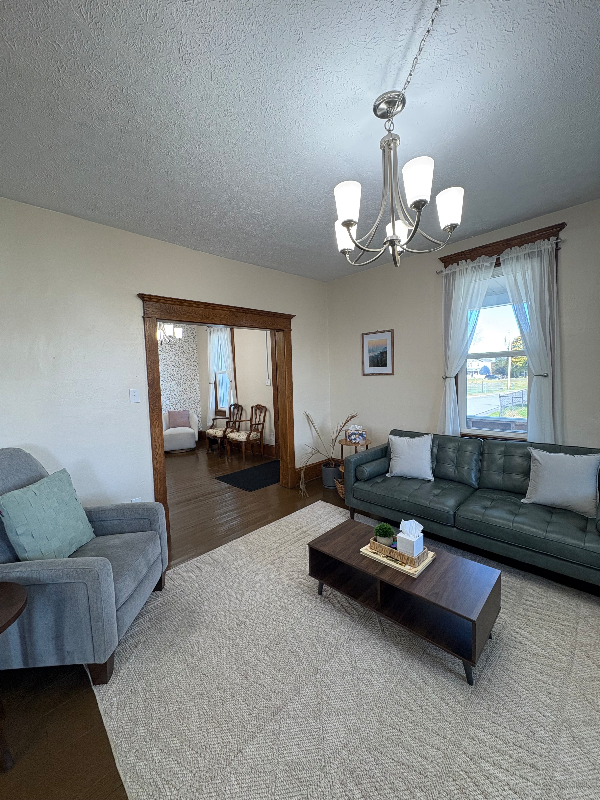 73 Martin Ave - Photo 2 of 13