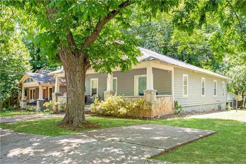 822 Elbert St Sw - Photo 2 of 9