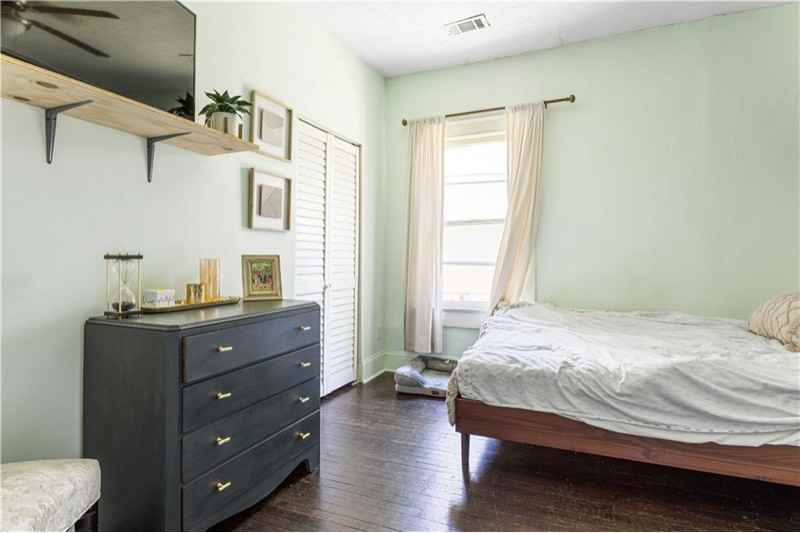 820 Elbert St Sw - Photo 5 of 8