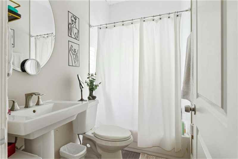 820 Elbert St Sw - Photo 7 of 8