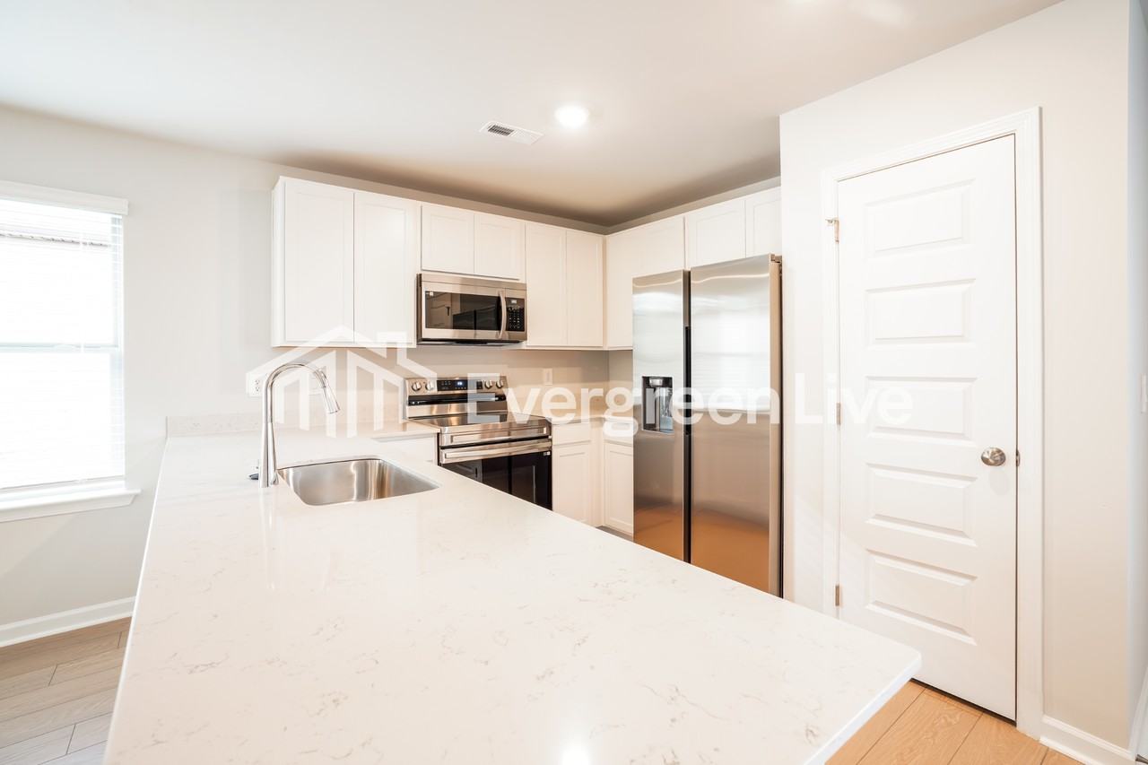 17759 Tipper Ln - Photo 4 of 15