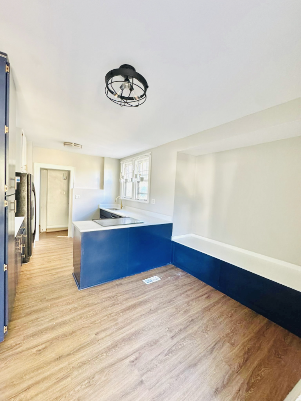 323 E Jefferson Ave - Photo 4 of 15