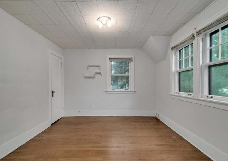 323 E Jefferson Ave - Photo 7 of 15