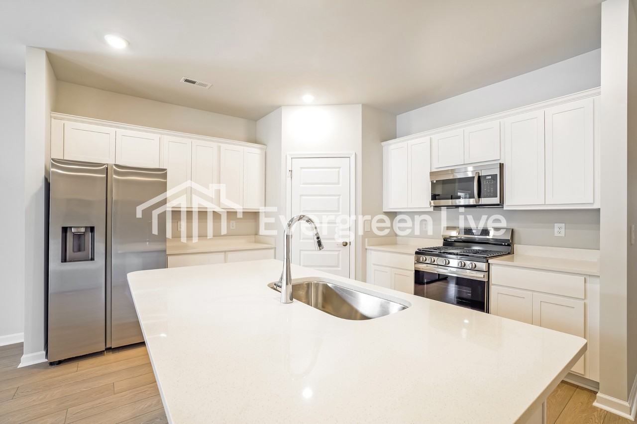 28590 Whitehall Ln - Photo 4 of 15