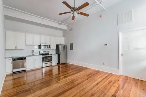 1090 10th St N #12 - Photo 3 of 11