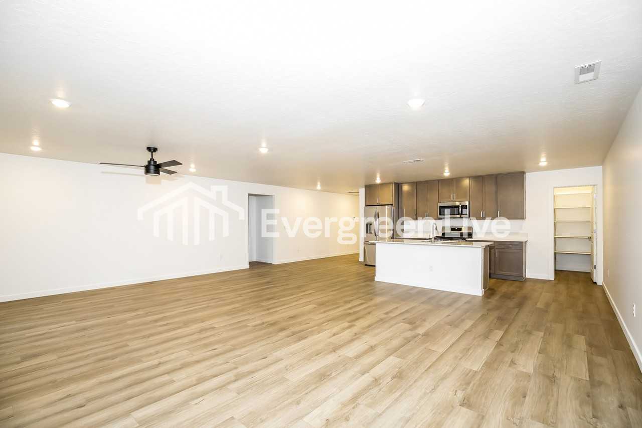 15146 Nimbus Way - Photo 3 of 16