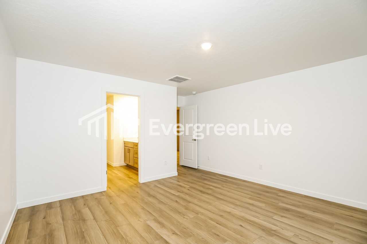 15146 Nimbus Way - Photo 7 of 16