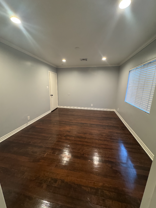 1532 W 221st St - Photo 6 of 21