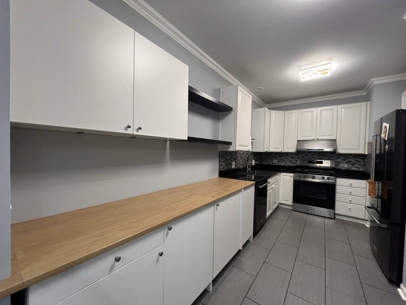 211 Oxford Ct - Photo 2 of 21