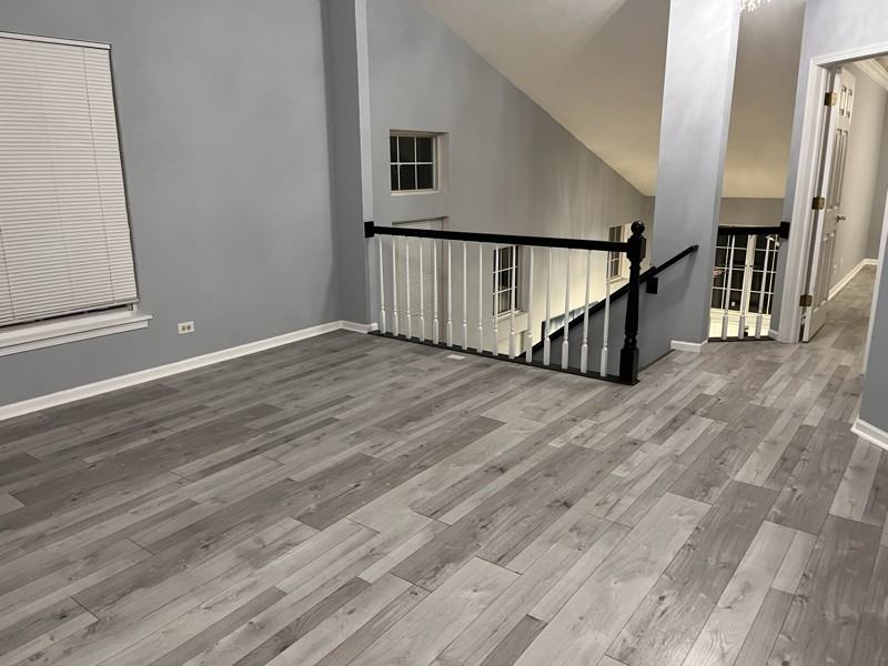 211 Oxford Ct - Photo 4 of 21