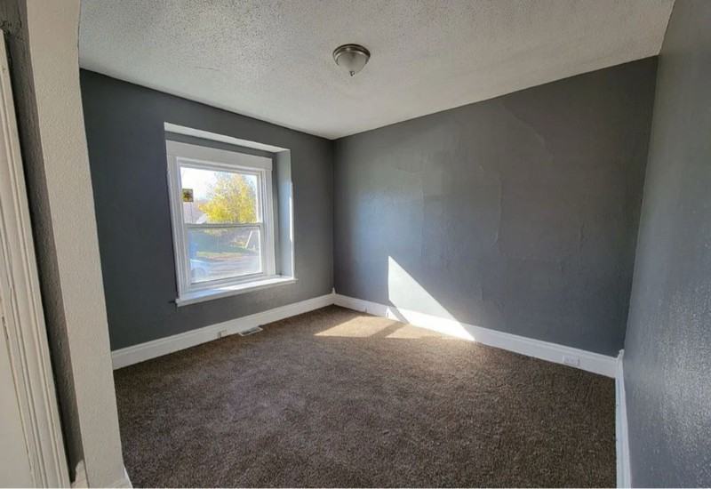 518 Sandusky St - Photo 4 of 10