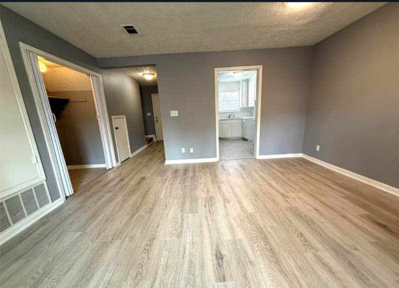 1249 Seth Johnson Dr - Photo 2 of 12