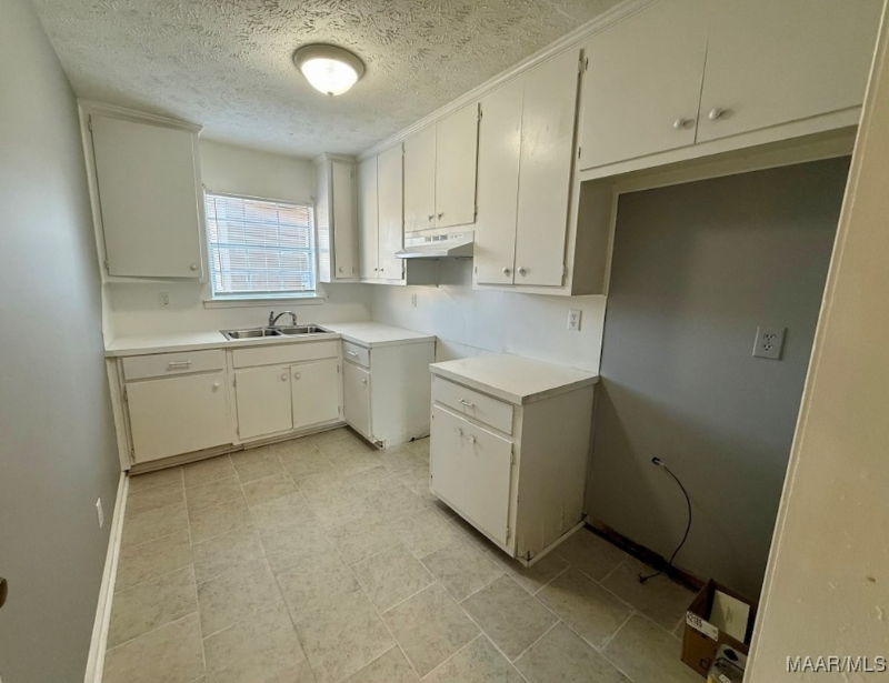 1249 Seth Johnson Dr - Photo 3 of 12