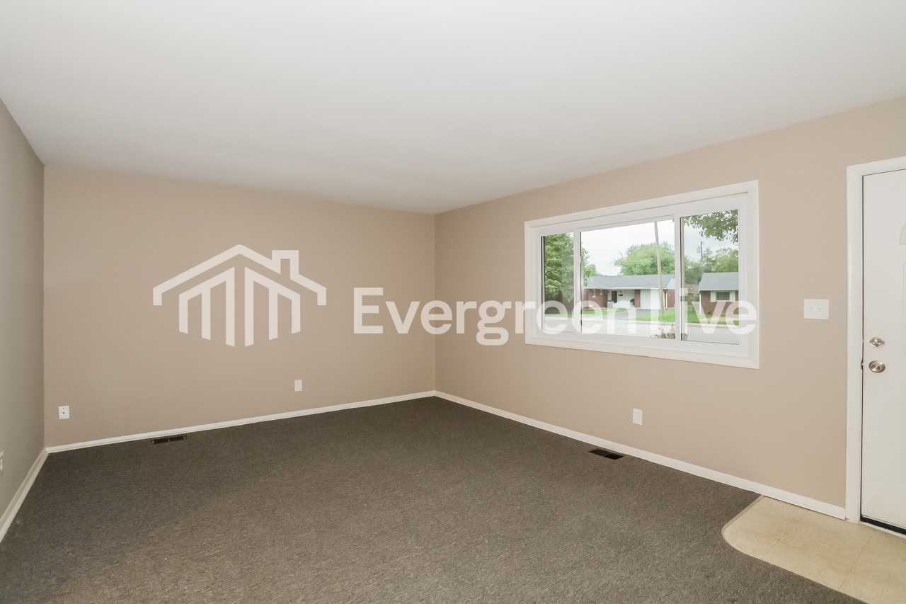 307 W Martindale Rd - Photo 3 of 15