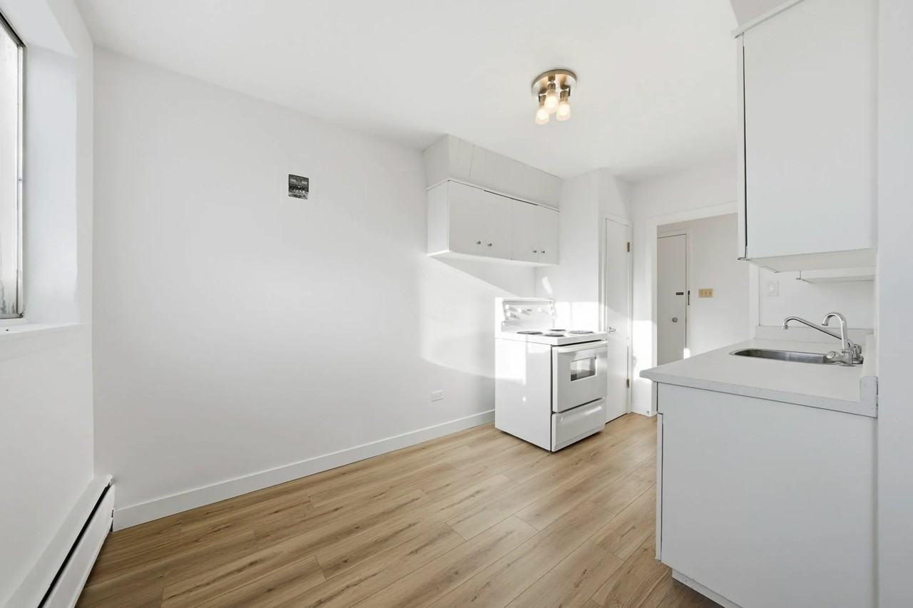 Lord Robinson Apartments - Photo 6 of 34