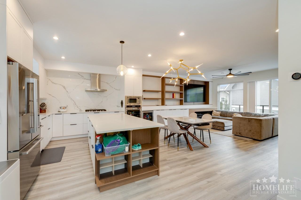 10488 124 St - Photo 7 of 18