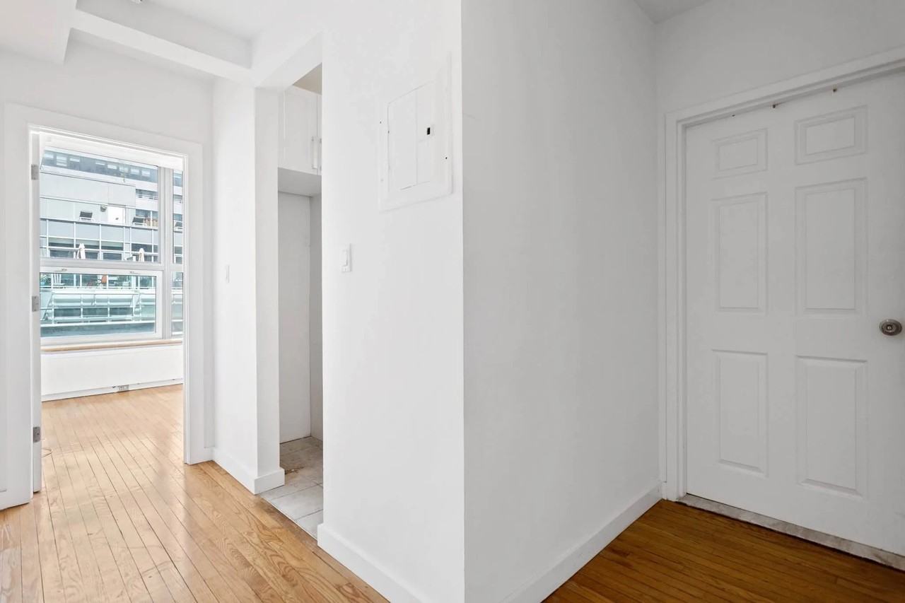 John St & Gold St #12H - Photo 4 of 6