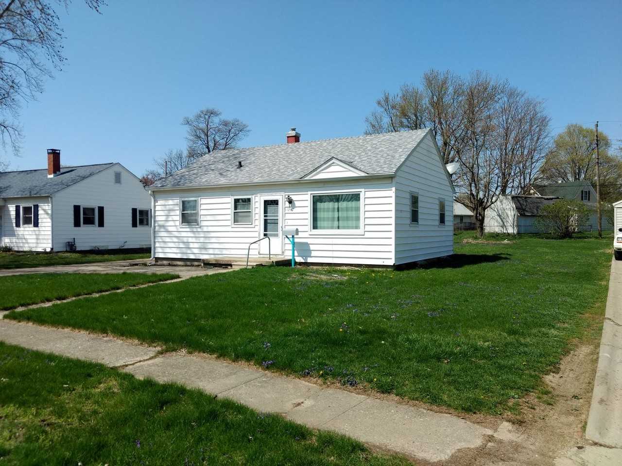 1207 Parkway Ct - Photo 2 of 14