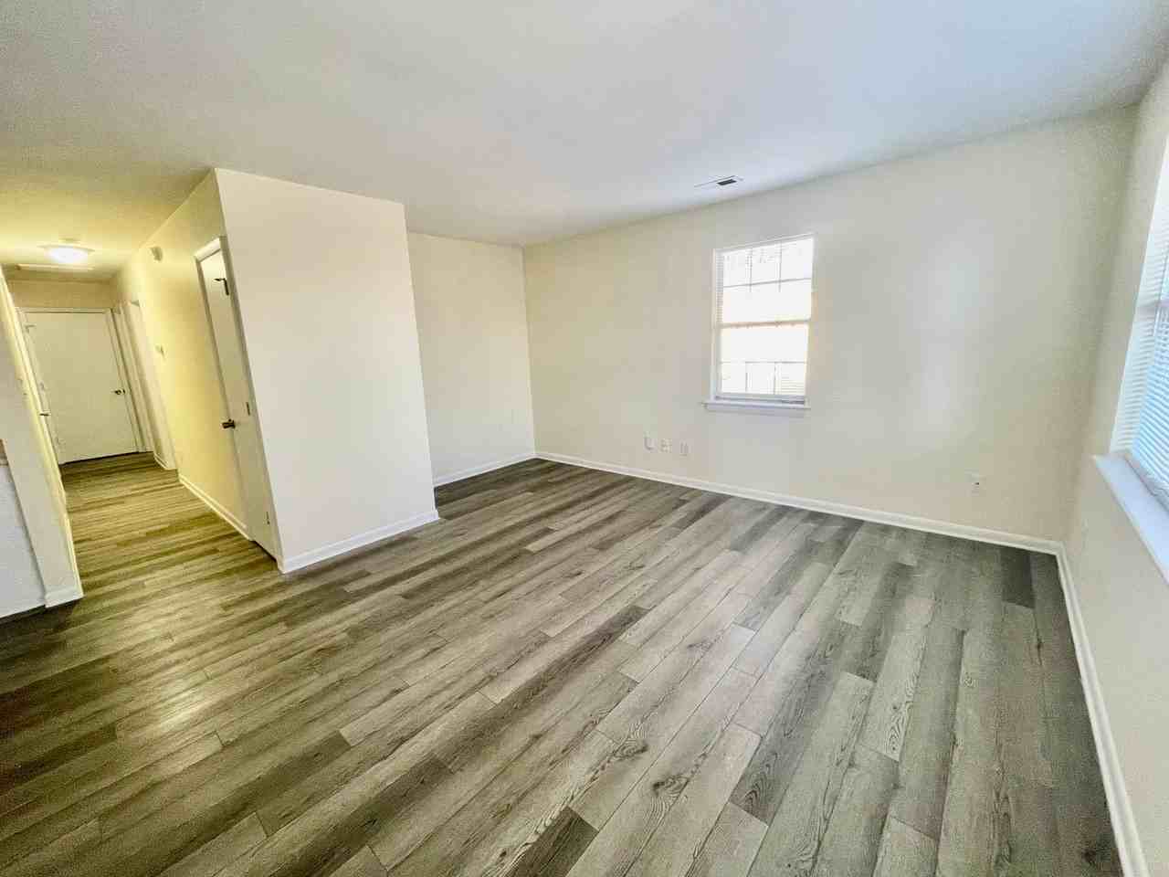 416 E 19th St - Photo 4 of 18