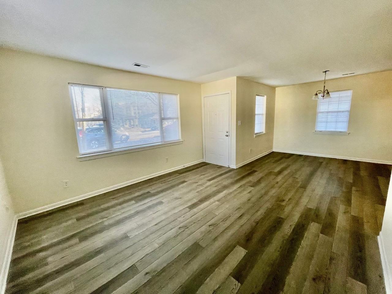 416 E 19th St - Photo 6 of 18