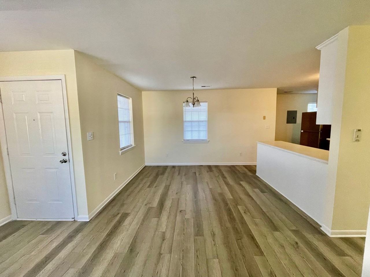 416 E 19th St - Photo 7 of 18