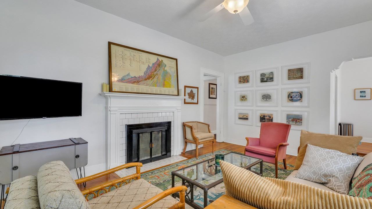 1219 Washington Ave #NA - Photo 3 of 17