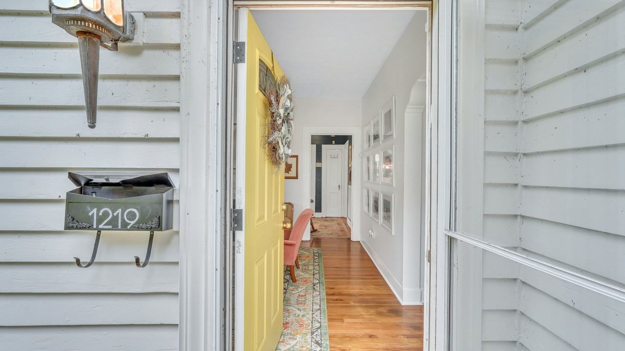 1219 Washington Ave #NA - Photo 4 of 17