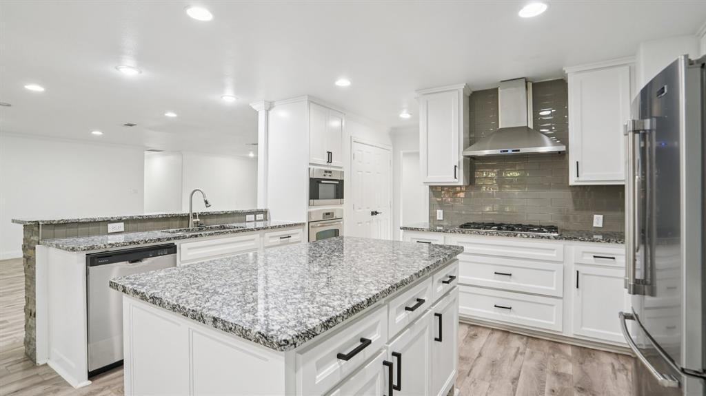 3855 Crest Cove Cir #NA - Photo 5 of 40