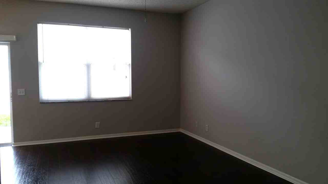 569 Vallance Way Ne #569 - Photo 4 of 15