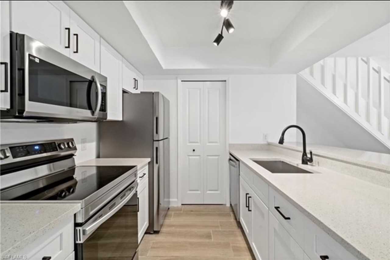 6213 Timberwood Cir #NA - Photo 4 of 8