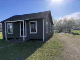 featured image of 105 N Avenue D #NA