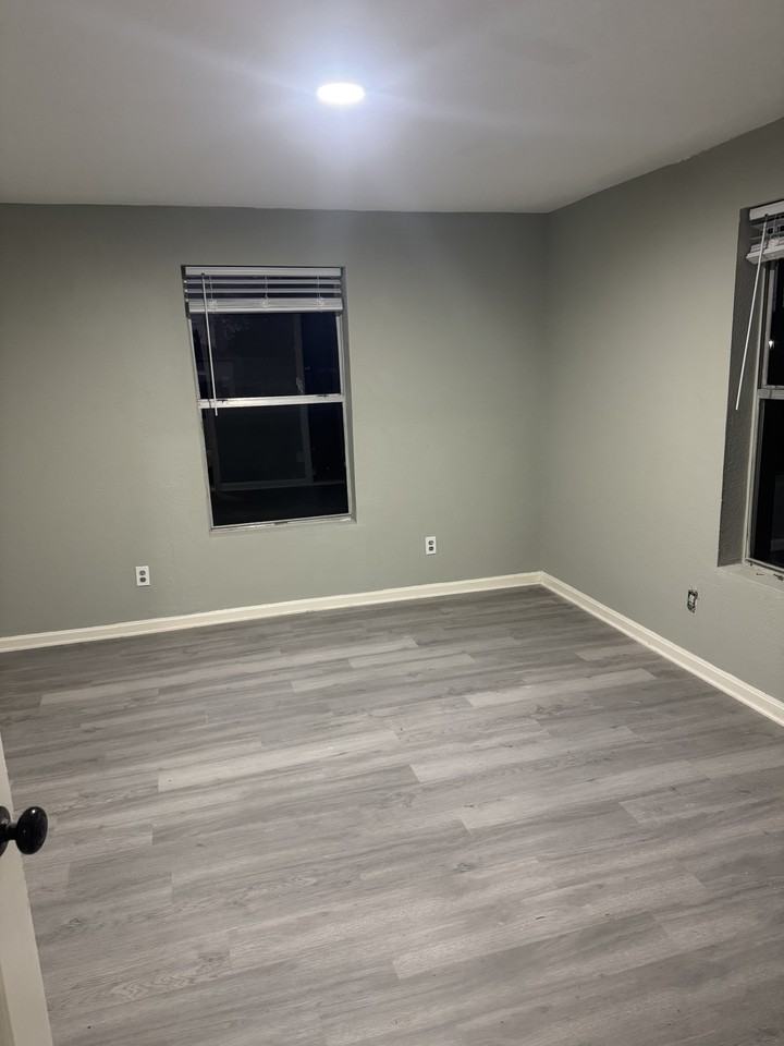 105 N Avenue D #NA - Photo 3 of 6