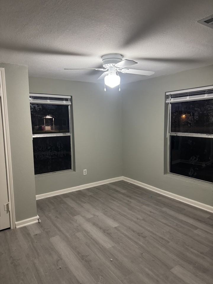 105 N Avenue D #NA - Photo 5 of 6