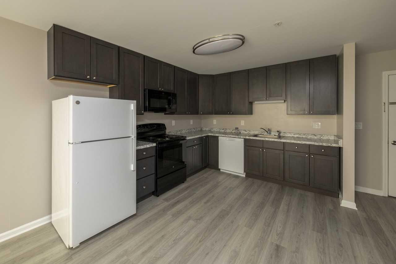 62 E Washington Ave #2104 - Photo 3 of 4