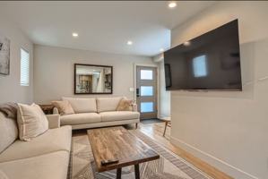 featured image of 1348 Zenobia St #1