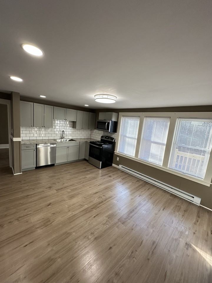 10-16 Stewart Street #16 - Photo 4 of 10