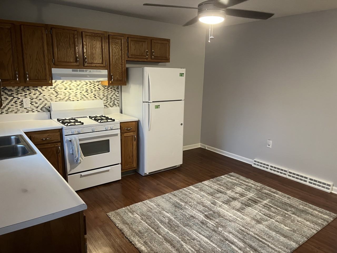 109 Hopewell Dr #109 - Photo 2 of 10