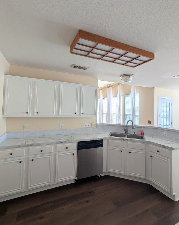 124 S Bending Oak Ln #NA - Photo 2 of 8