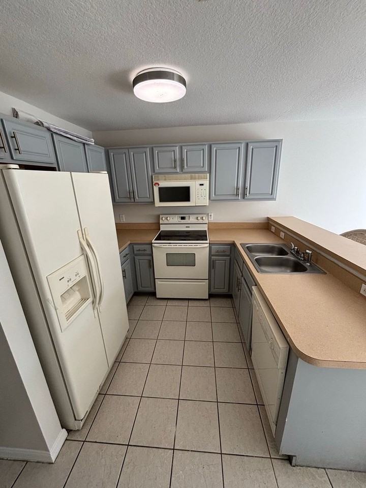 358 Cervantes Dr - Photo 7 of 24