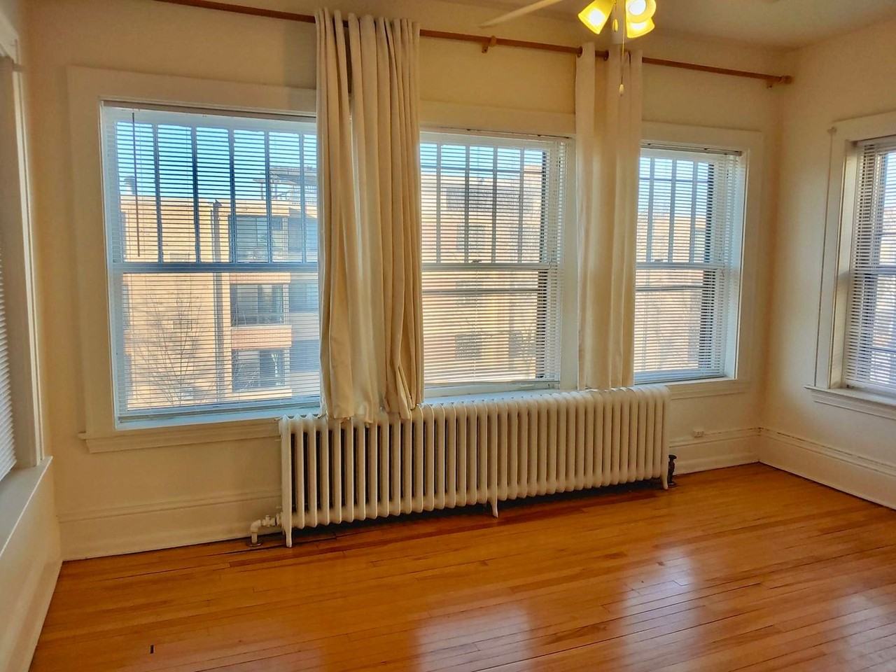 1919 Dupont Ave S - Photo 7 of 19