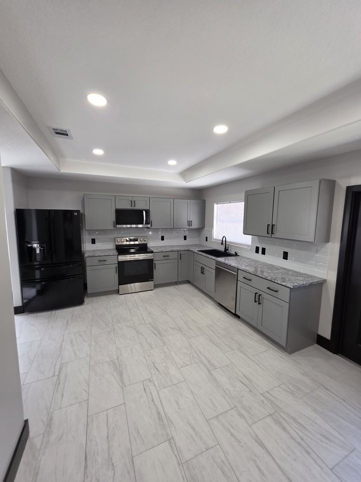 5626 Andrea St #NA - Photo 2 of 13