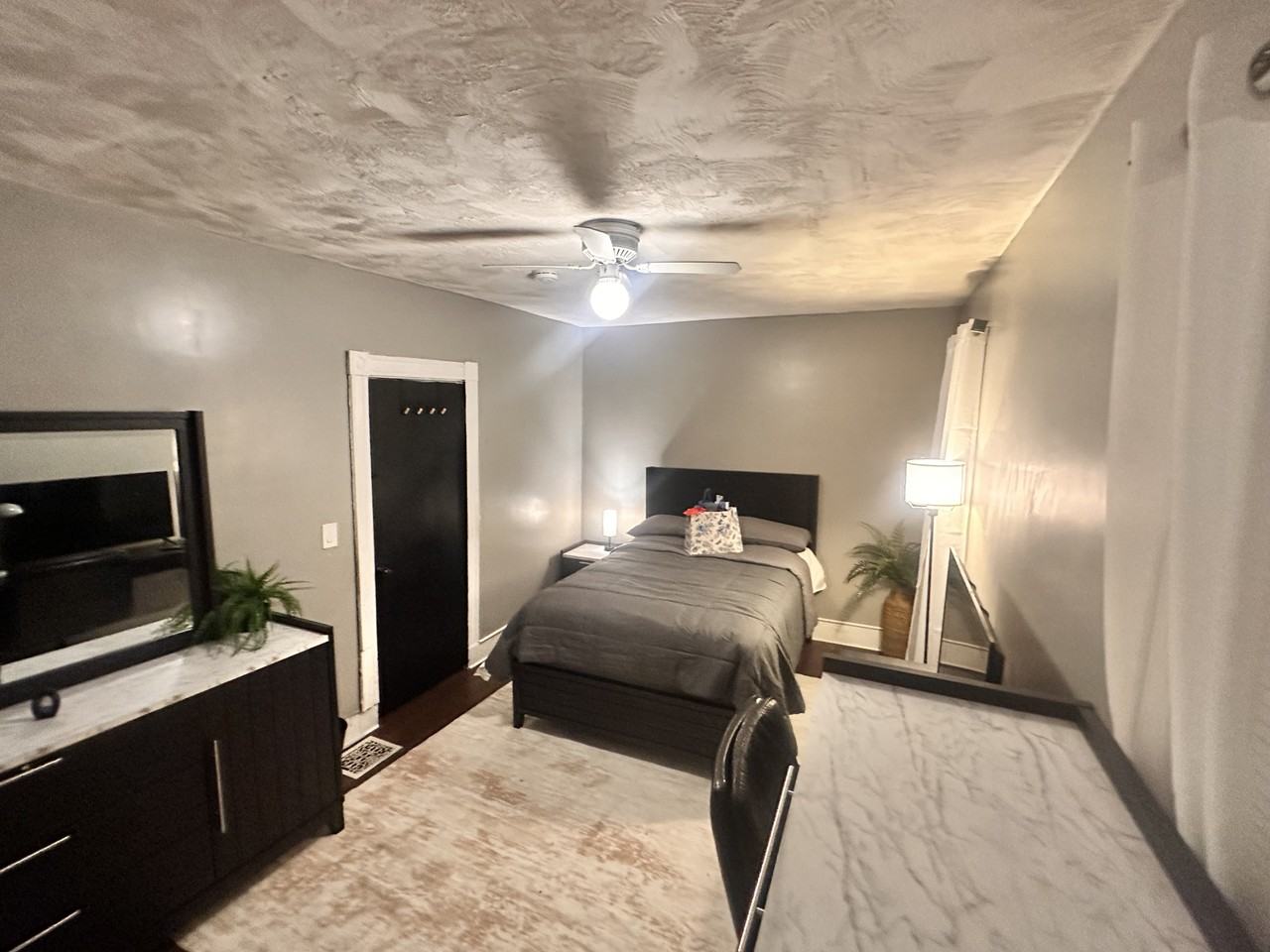 18 Webster Ave #3ROOMC - Photo 2 of 7