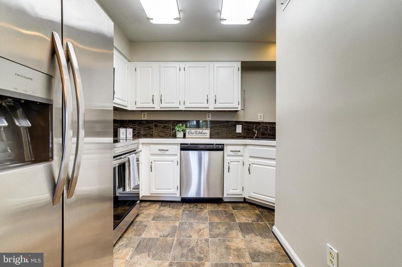 2911 S Woodstock St #A - Photo 4 of 50