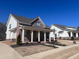 featured image of 655 Water Oak Dr #1