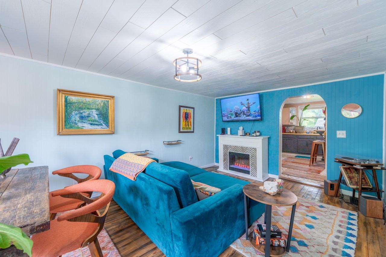 1101 S Rogers St #2 - Photo 3 of 10