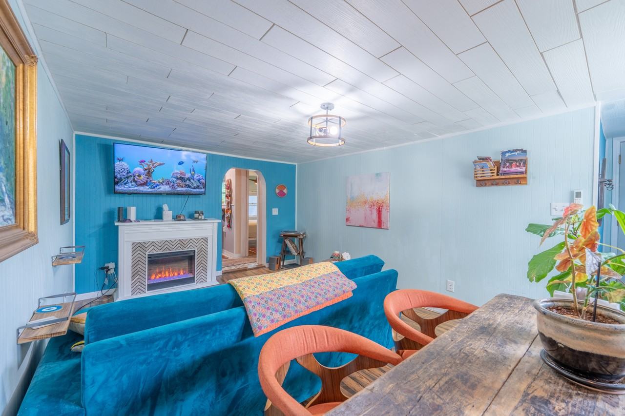 1101 S Rogers St #2 - Photo 4 of 10