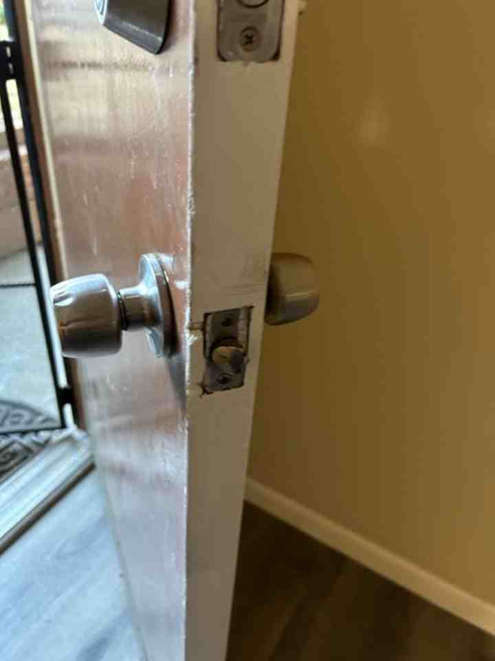 REDWOODS APT NICOL 94602. - Photo 2 of 46