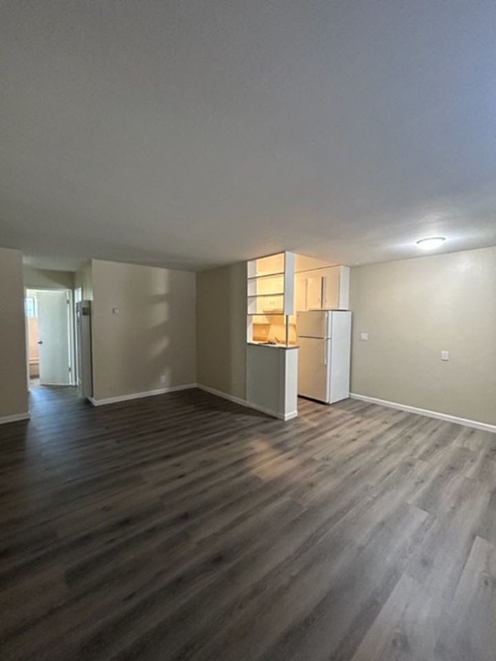 REDWOODS APT NICOL 94602. - Photo 5 of 46