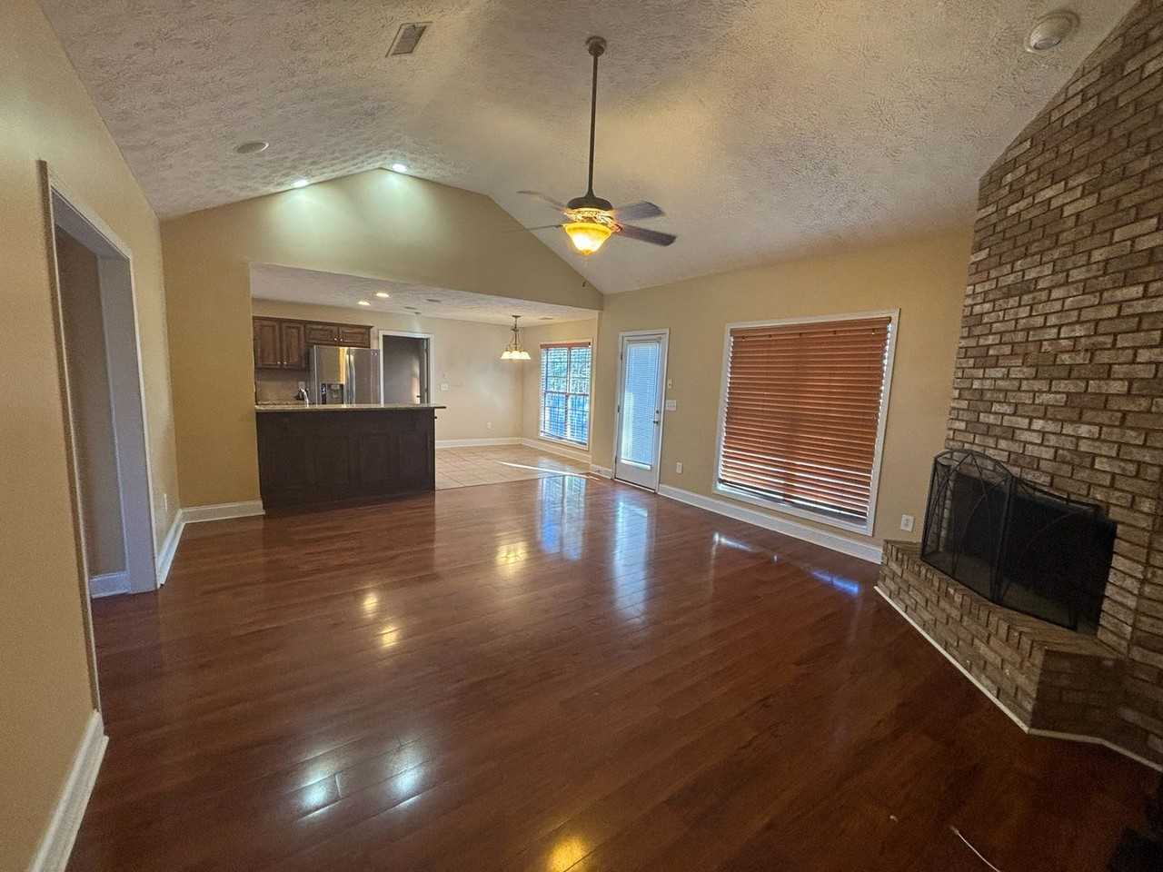 10 Leah Ct - Photo 5 of 25